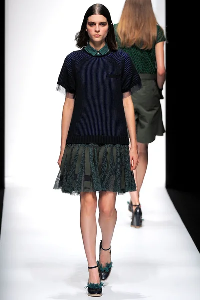Look 27